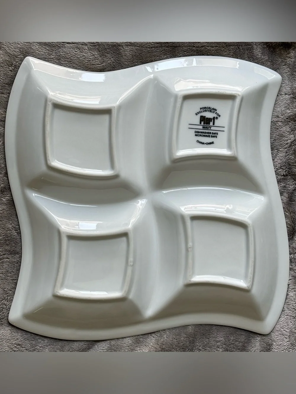 Pier 1 wavy white 5 piece serving set 10” divided plate + 4 sauce cups